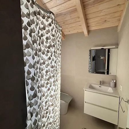 Apartament Carla *
